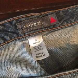 Size 6 Average stretch boot cut jeans